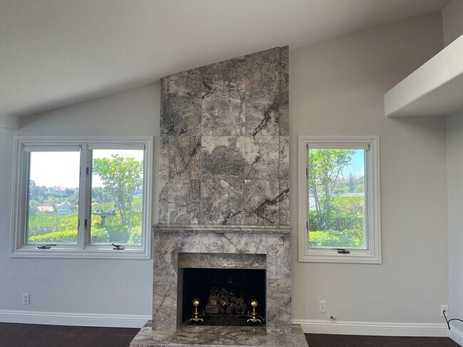 Building Photo - Stunning *VIEW* home for rent in desirable...