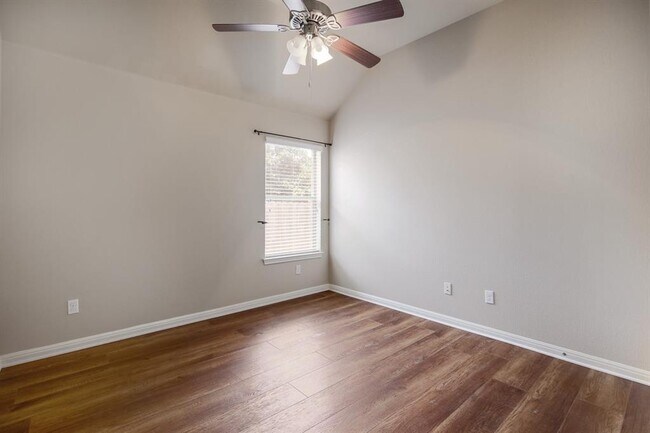 Building Photo - 1003 Suffolk Ct