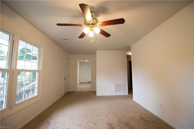 Building Photo - 1343 W 39th St