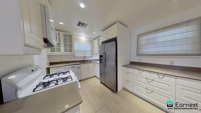 Building Photo - Bright 3-Bedroom + 2-Bathroom Home in Vall...