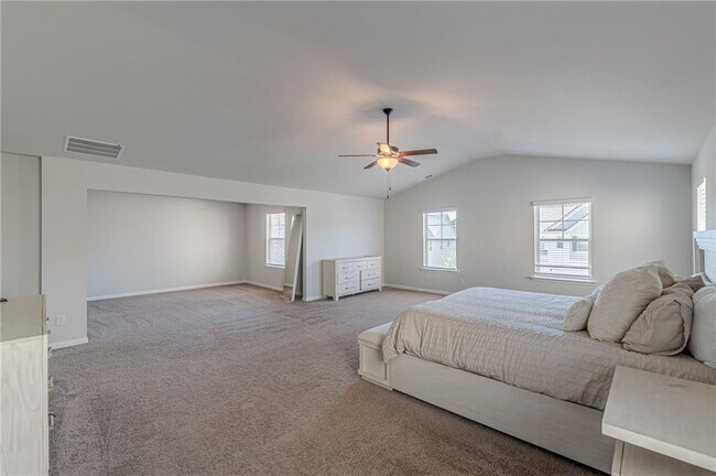 Building Photo - 4876 Elm Leaf Dr