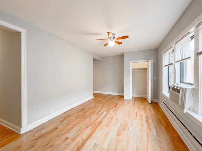 Building Photo - 3725 N Pine Grv