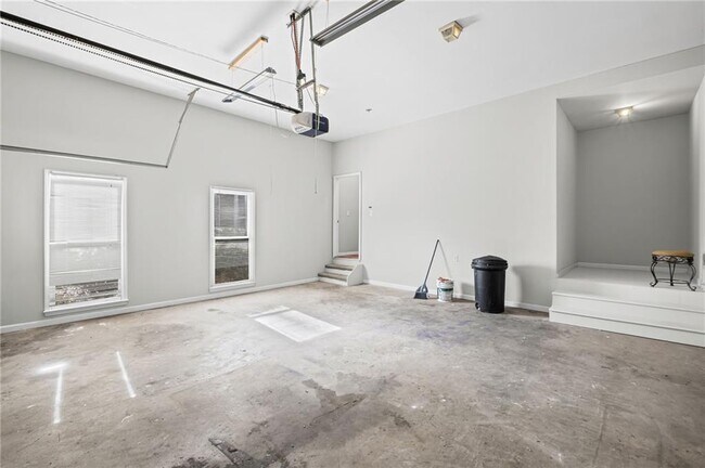 Building Photo - 1969 Seymour Dr NW