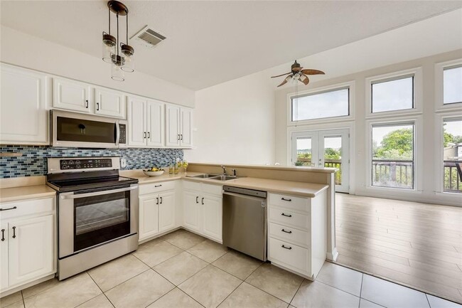 Building Photo - 169 Comanche Dr