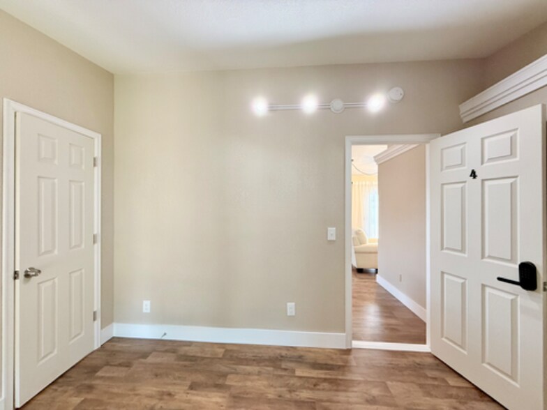 Building Photo - 301 W Mangrum Dr