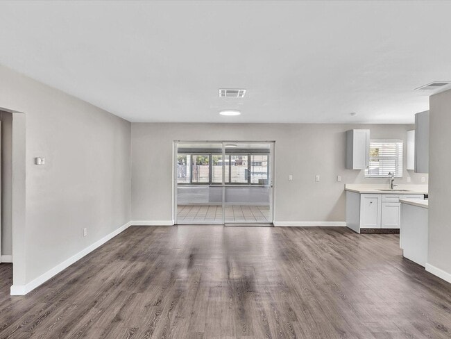 Building Photo - 54 SW 16th St