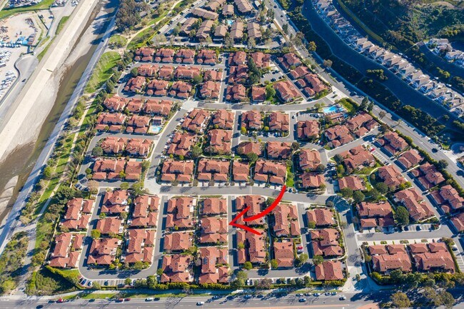 Building Photo - Beautiful Furnished Home in Seaside Villas Near Doheny Beach!