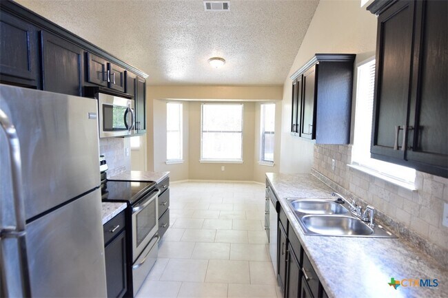 Building Photo - 4807 Teal Dr