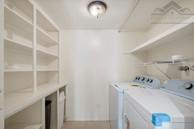 Building Photo - 3161 Plaza Blanca