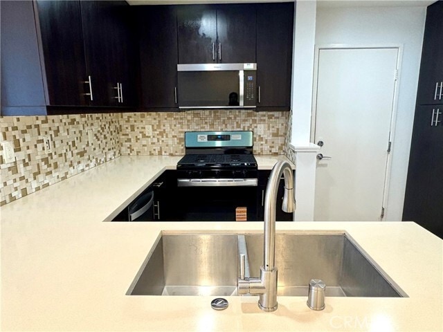 Building Photo - 12 Empire Dr