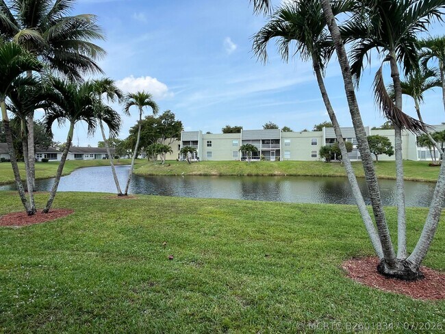 Building Photo - 2500 Fiore Way