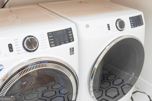 Building Photo - 68 Boulevard SE