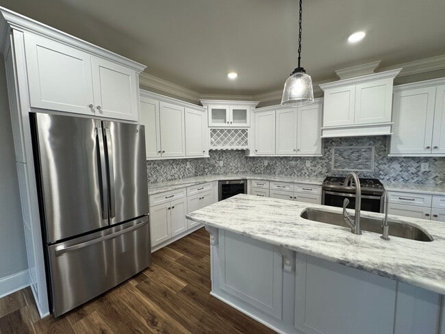 Building Photo - Grandeur Brick 4/3.5 with Bonus Room in The Oaks at Collinwood- $3,295