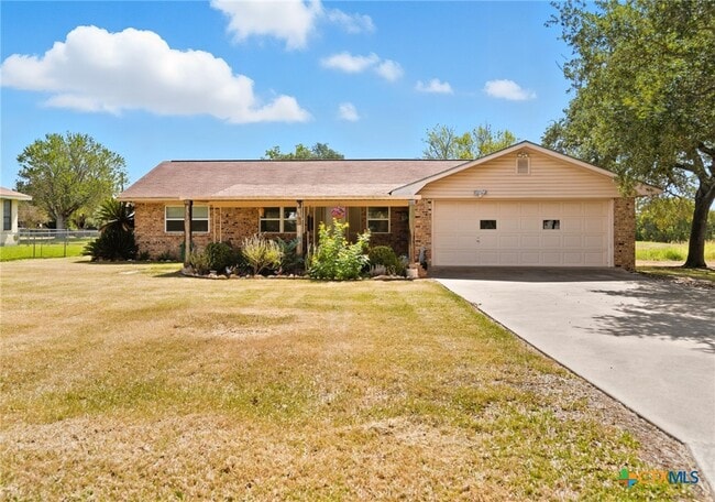 Building Photo - 1307 Summit Dr