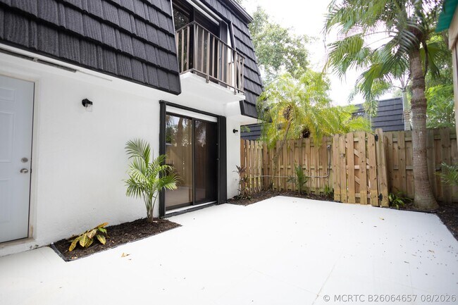 Building Photo - 317 Woodland Rd