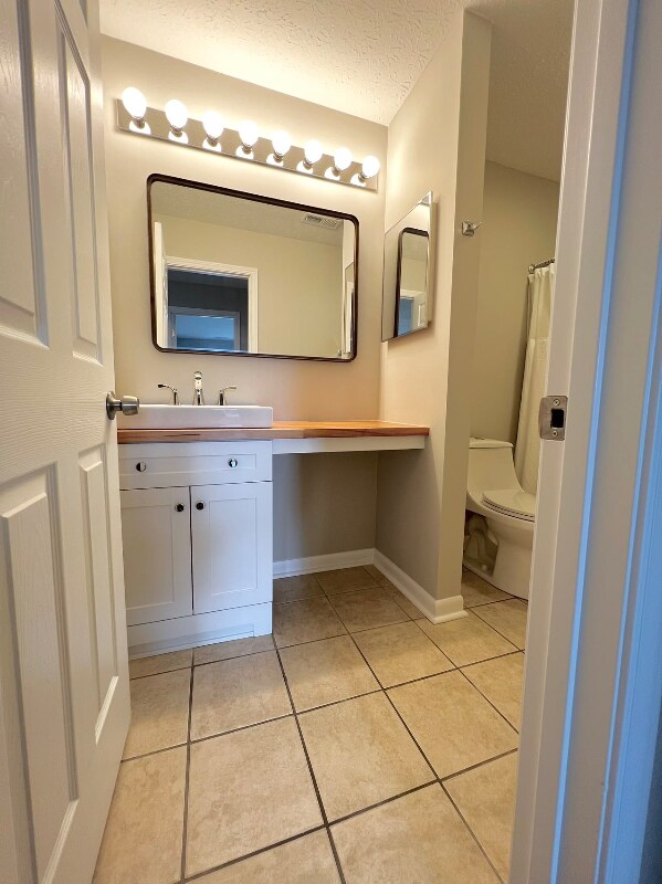 Building Photo - 2265 Hedgerow Road