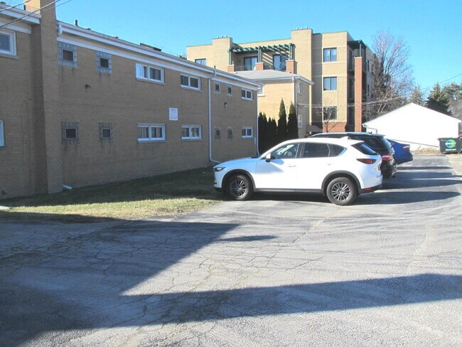 Building Photo - 33 N Clifton Ave