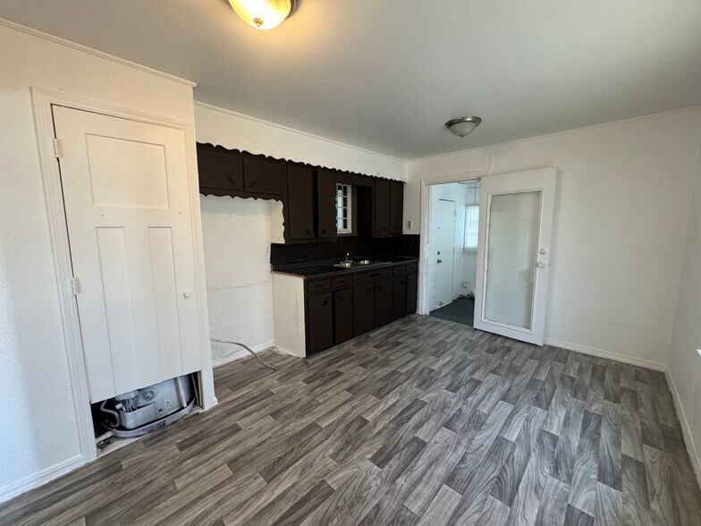 Building Photo - 2108 NE 18th St