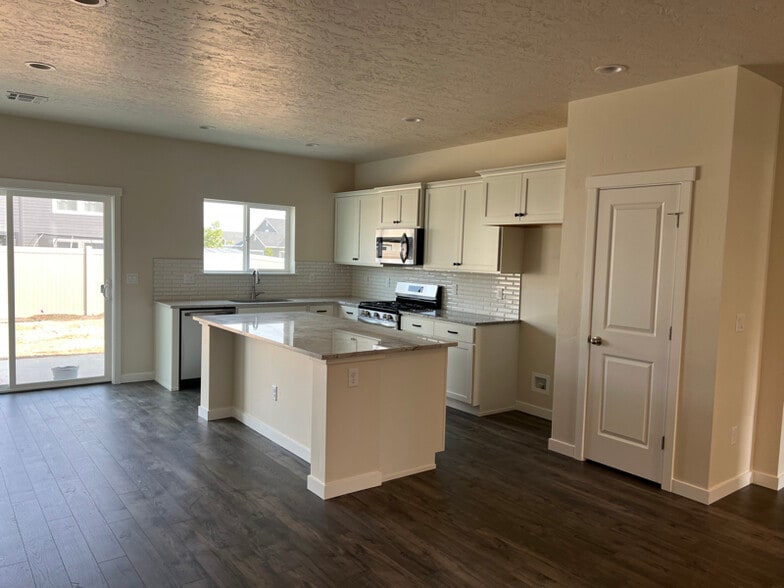 Building Photo - 11478 Julianna Ct