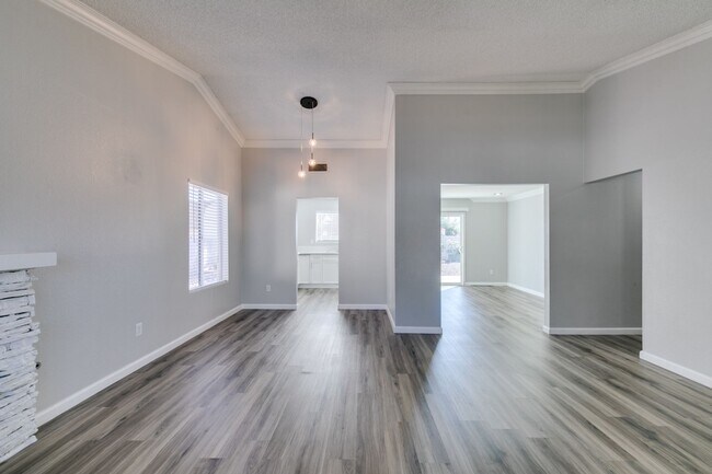 Building Photo - 8392 Gresham Dr
