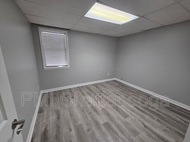 Building Photo - 3717 Crestview Pl