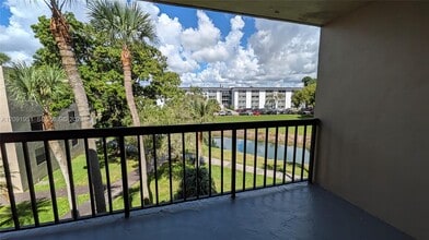 Building Photo - 10865 SW 112th Ave