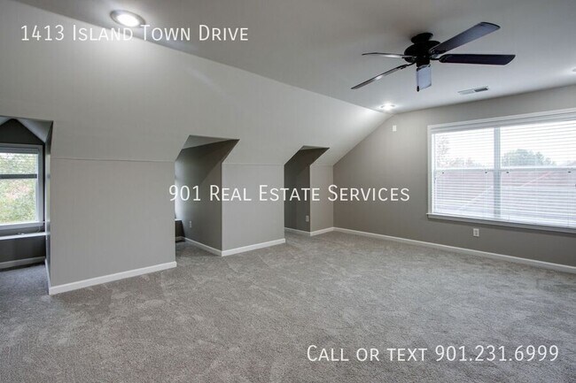 Building Photo - 1413 Island Town Dr