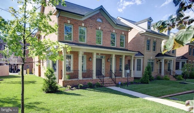Building Photo - 6002 New Hampshire Ave NE