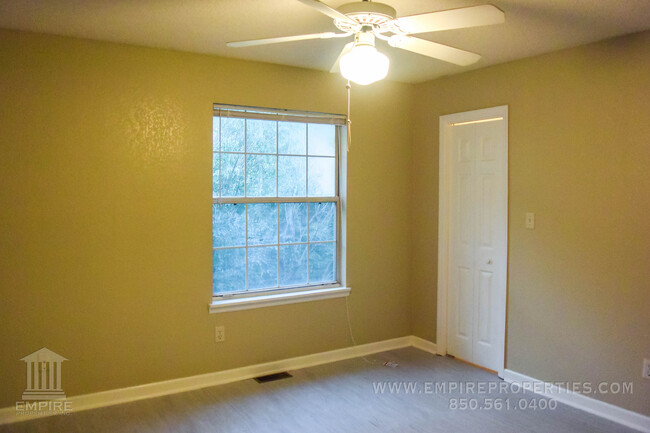 Building Photo - Townhome off Hartsfield Road