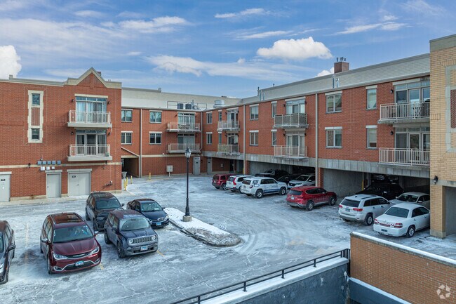 Alternate Image - 310 S Main St