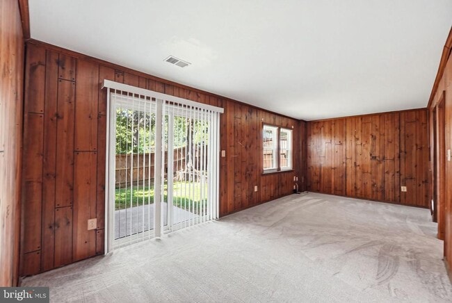 Building Photo - 10065 Chestnut Wood Ln