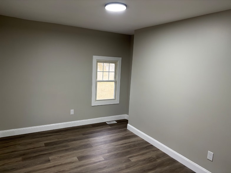 Building Photo - 212 Stevens Ave