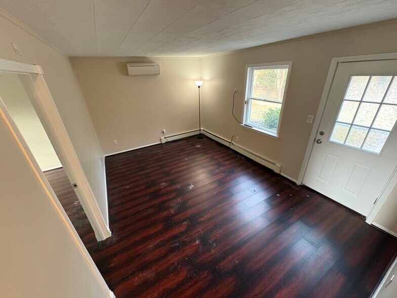 Building Photo - 411 Boyle Rd