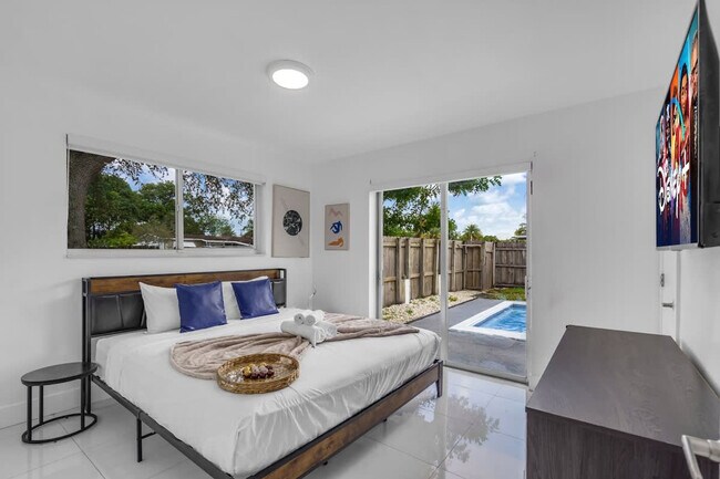 Building Photo - 7061 Coolidge St