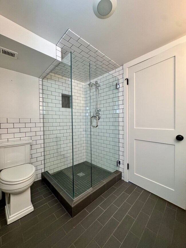 Building Photo - Capitol Hill View Home