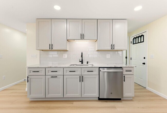 Building Photo - 3938 Halsey Pl