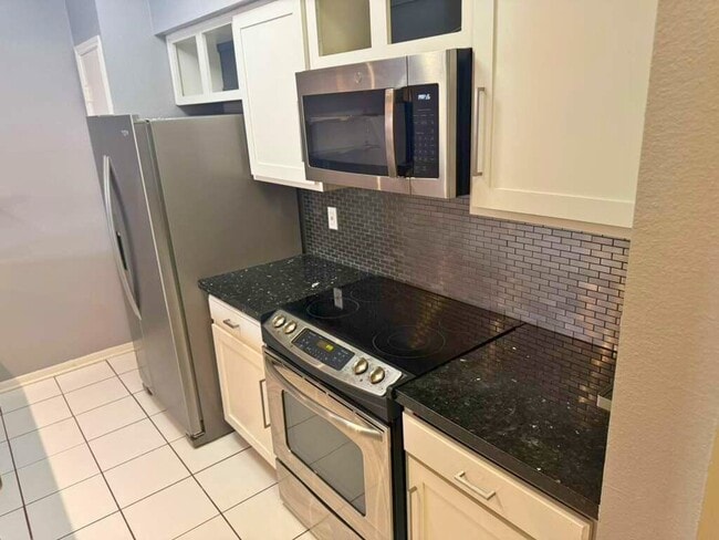 Building Photo - 3780 Tanglewilde St