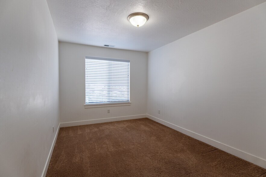 Building Photo - 3955 W 740 N