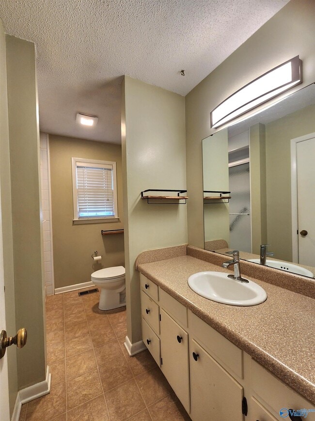 Building Photo - 6107 Trailwood Dr