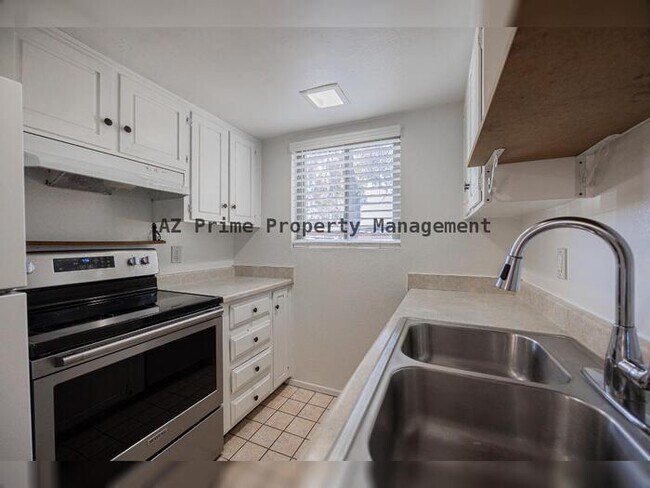 Building Photo - 7126 N 19th Ave