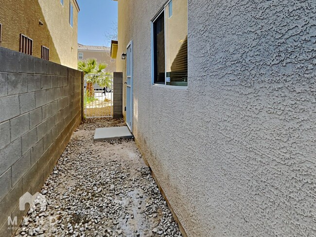 Building Photo - 4812 Vista Sandia Way