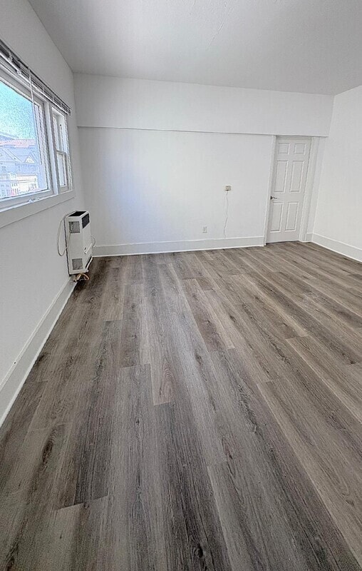 Building Photo - 433 W 4th St