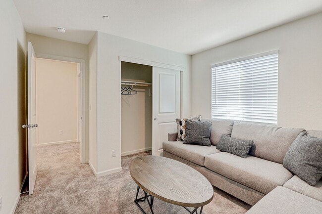 Building Photo - 4 YEARS NEW, FULLY FURNISHED 4 BEDROOM, 2....