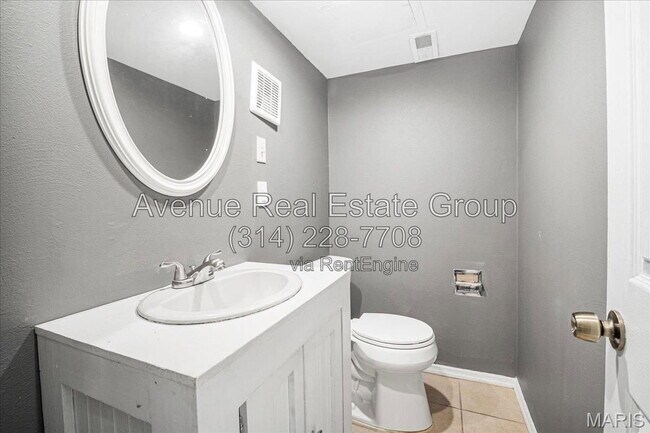 Building Photo - 515 Stephanie Ln