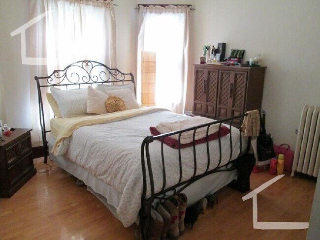 Building Photo - Faneuil St 3 Bed