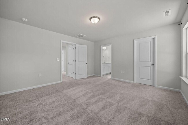 Building Photo - 200 Beacon Hl Rd