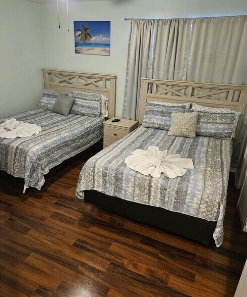 Building Photo - 2000 Greens Blvd