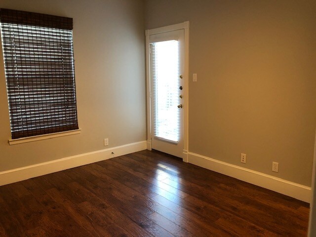 Building Photo - 106 E 30th St