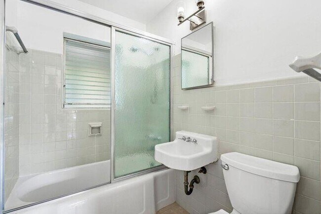 Building Photo - 325 Inlet Way