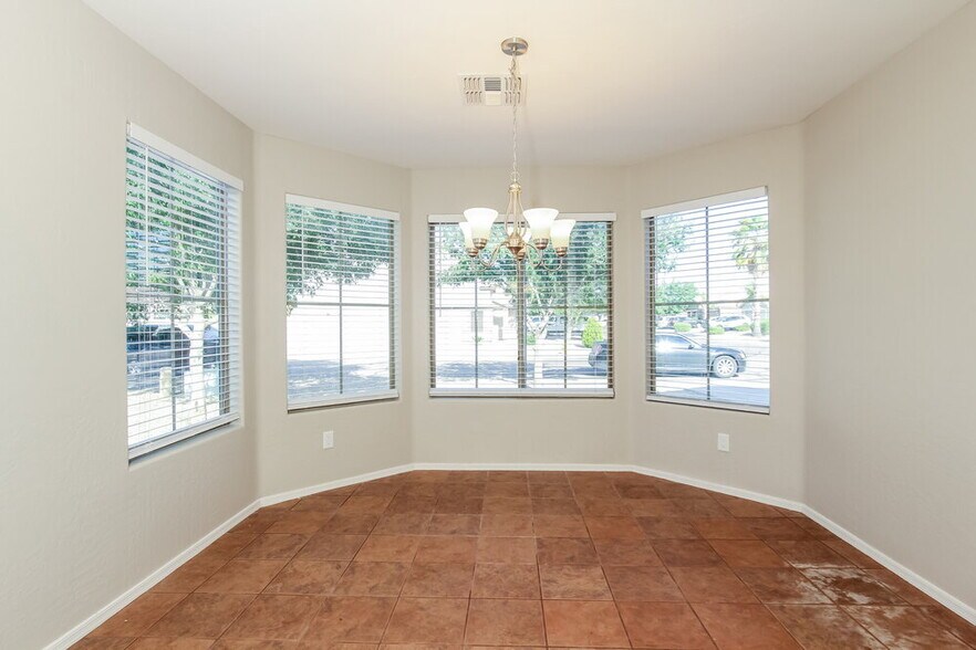 Building Photo - 39812 N Vincenza St